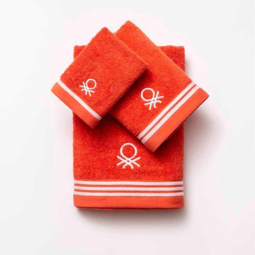 Комплект 3 кърпи за баня с лого Benetton Casa червени - 2