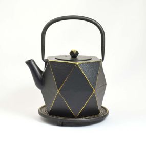 Чайник чугунен с цедка Karo JA 800 мл черно и златно с подложка